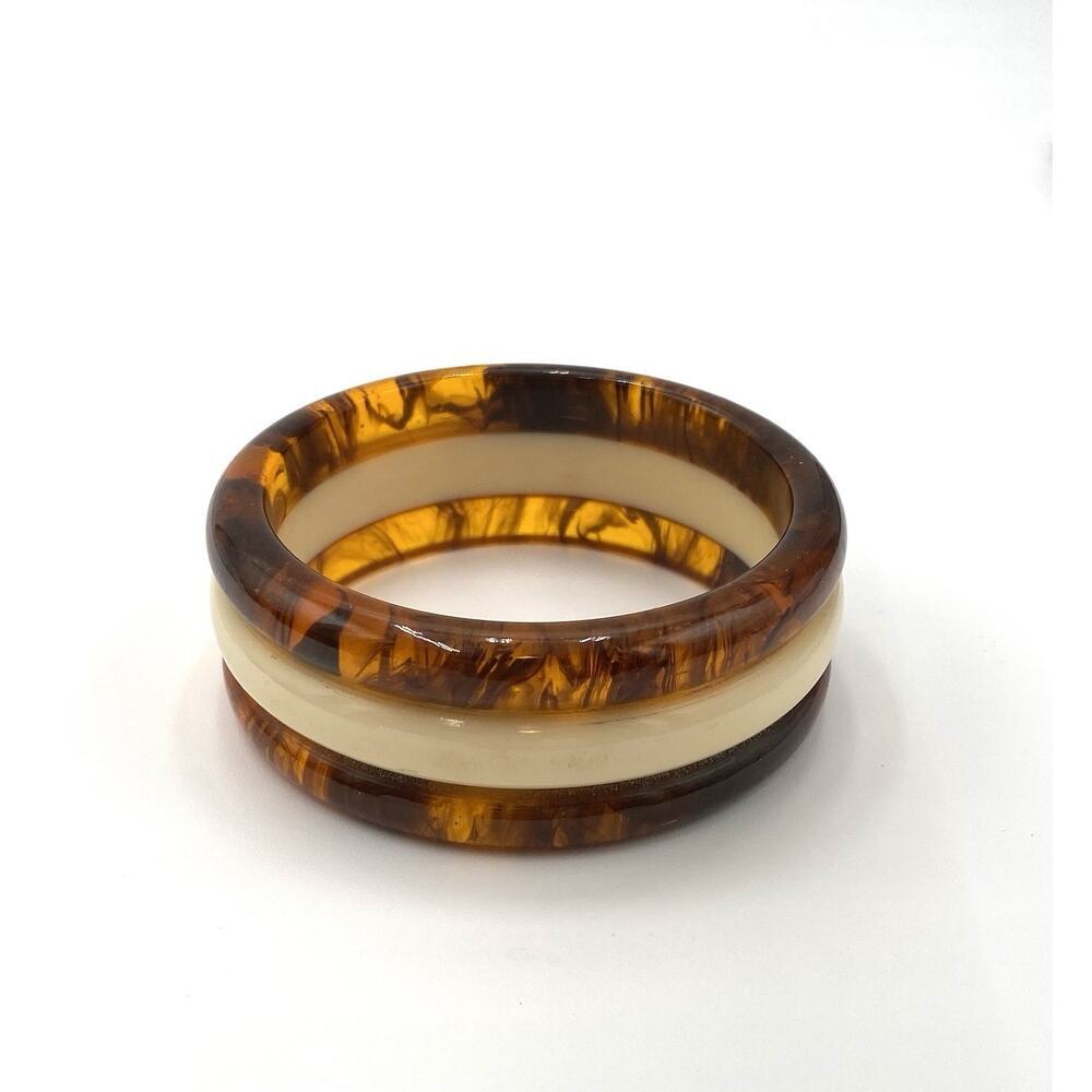 Vintage Chunky Plastic Bracelet Bangle Swirl Cream 8”